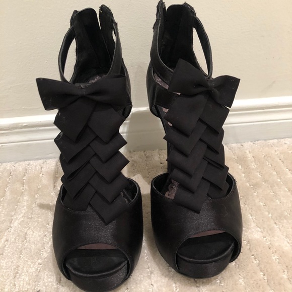 Satin bow heels - Picture 2 of 3